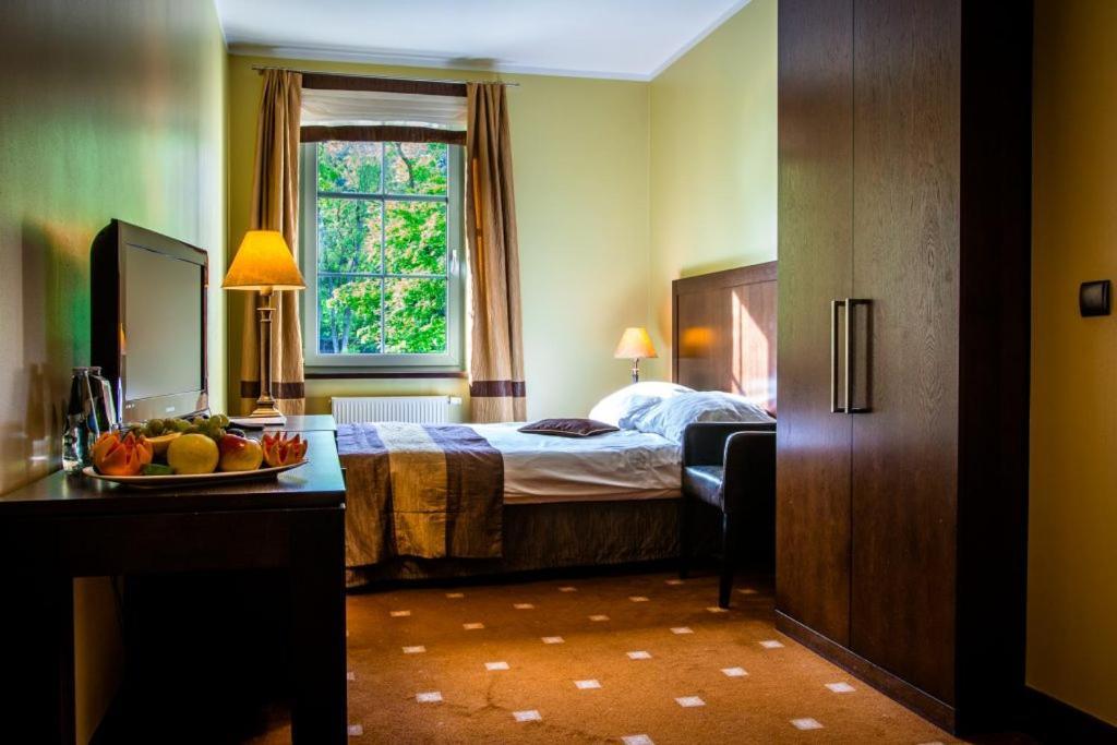 Hotel Nowy Dwor Elizy Blisko Sky Bridge Длугополе-Здруй Экстерьер фото